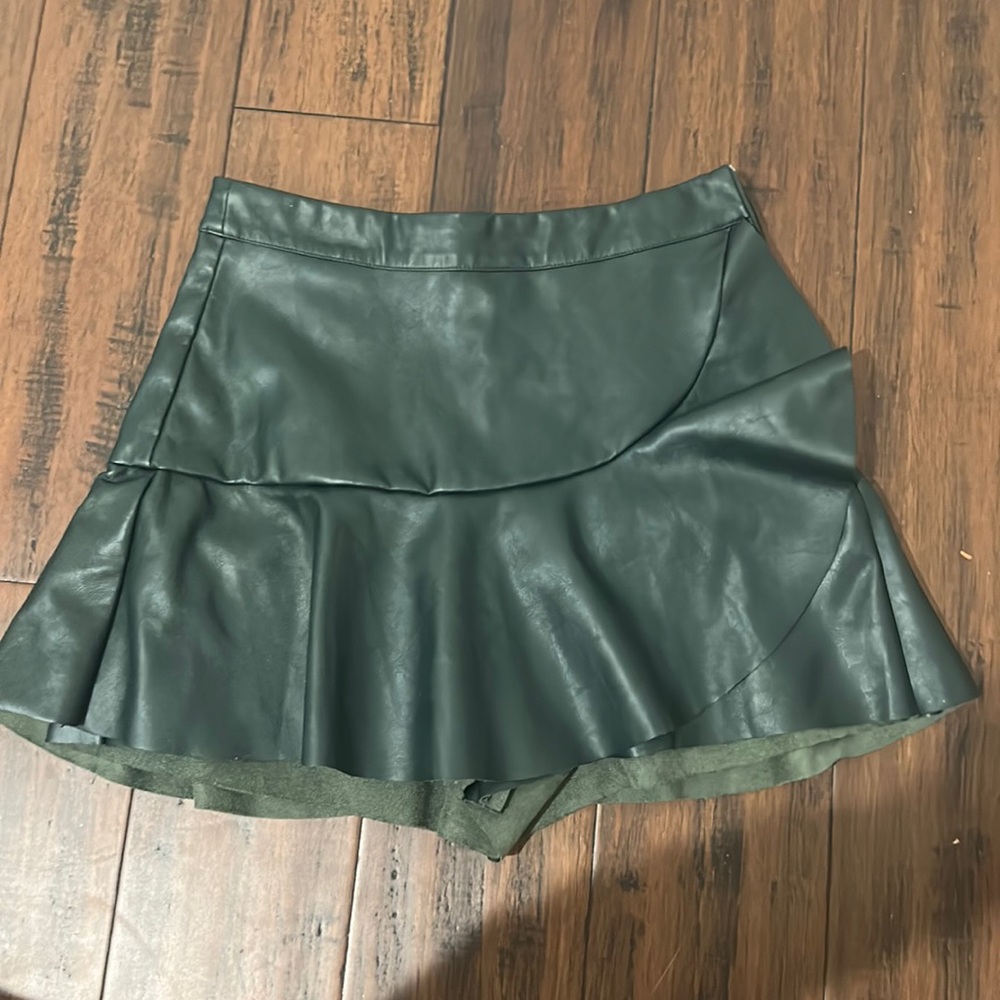 DO+BE Green Leather Skort
